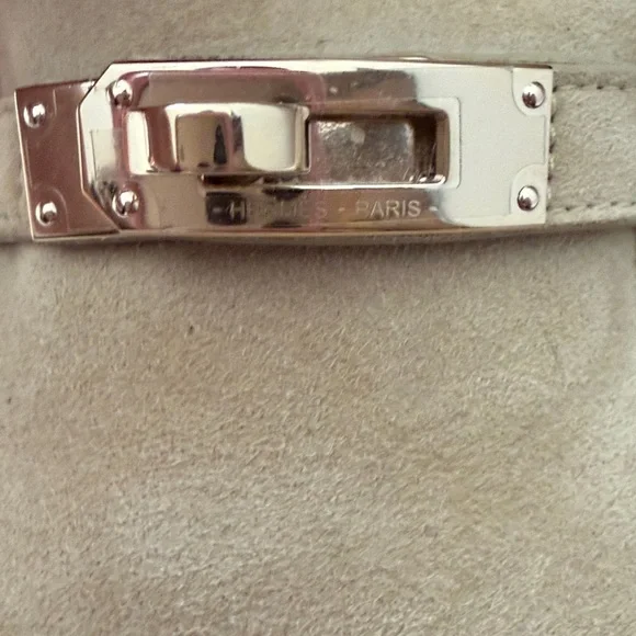 Hermes Beige Suede Loafers with light Kelly Gold Buckle - Picture 2 of 7